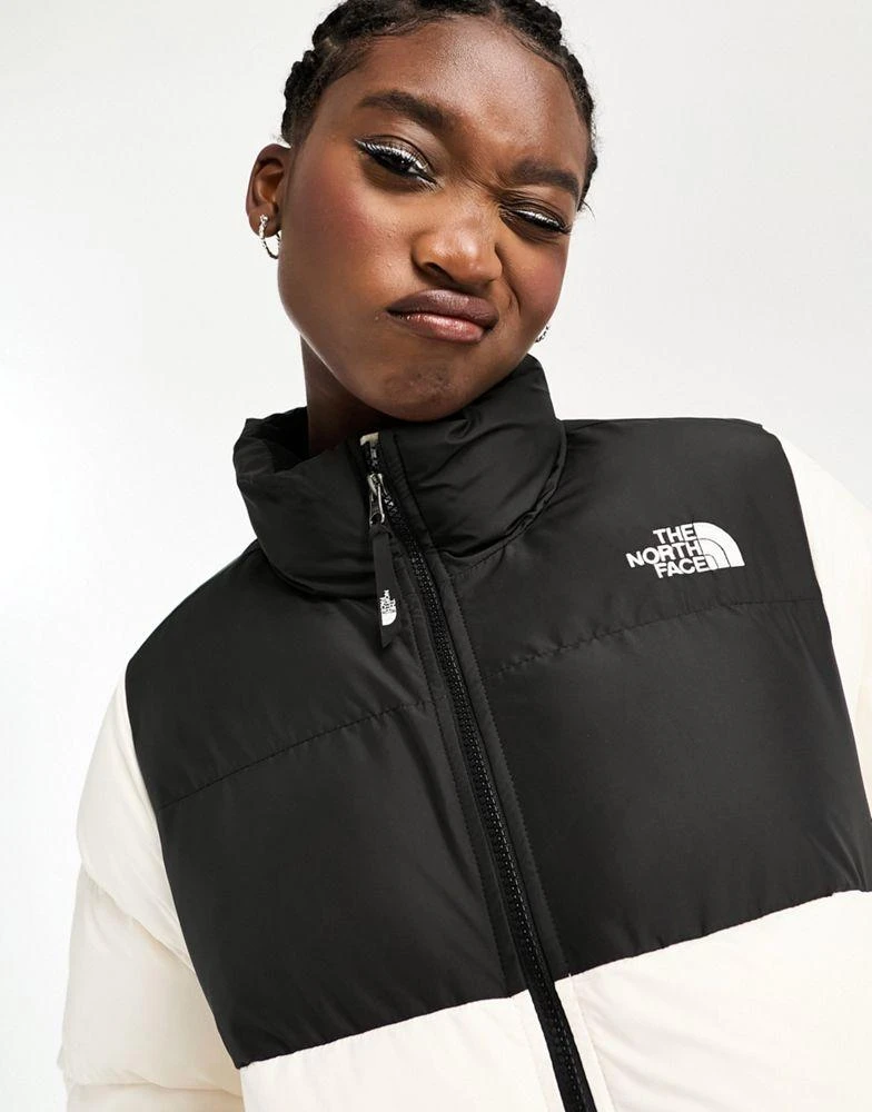 The North Face The North Face Saikuru cropped puffer jacket in cream and black Exclusive at ASOS 4