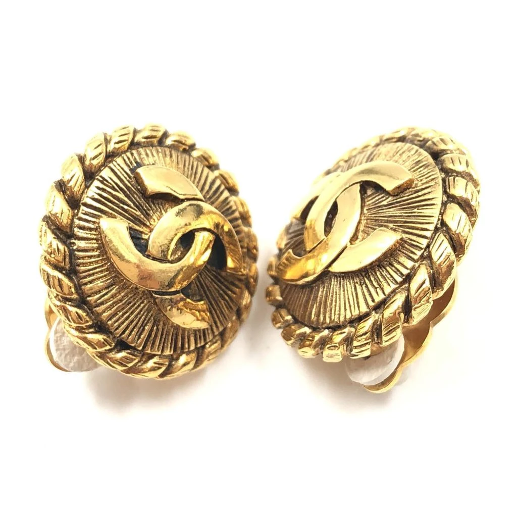 Chanel Plated CC Clip On Women
s Earrings (Pre-Owned) 2