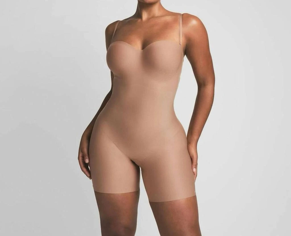 SKIMS Skims - Women
s Body Core Sculpt Underwire Mid Thigh Bodysuit