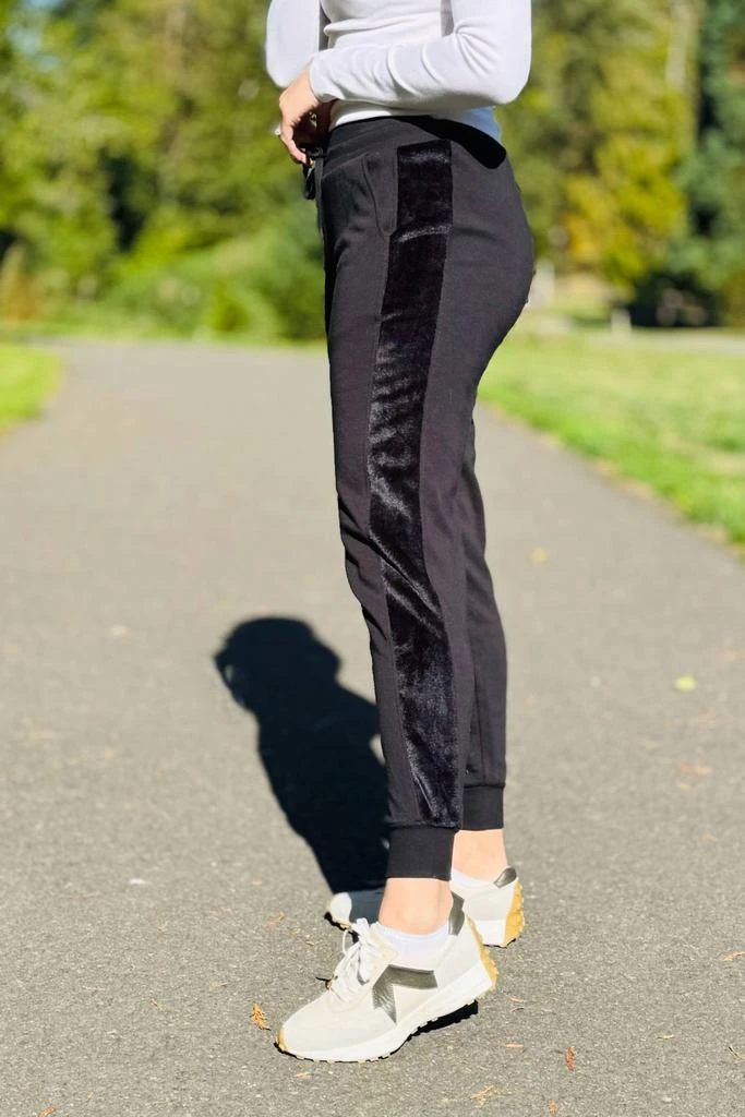 Threads for Thought Threads 4 Thought - Camillah Fleece Sherpa Jogger 5