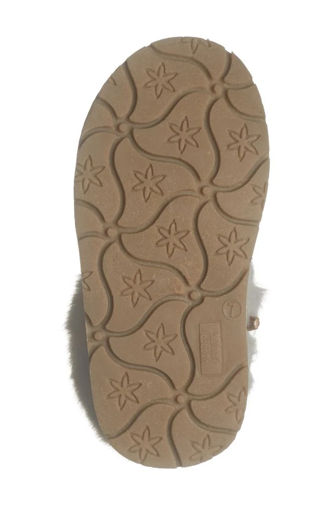 Harper Canyon Kids' Esme Faux Fur Cozy Boot 6