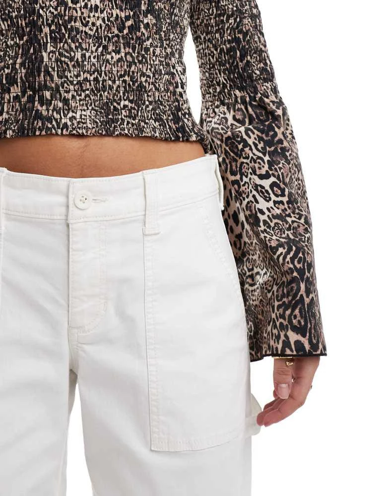 HOLLISTER Hollister relaxed high waisted jeans in white 4