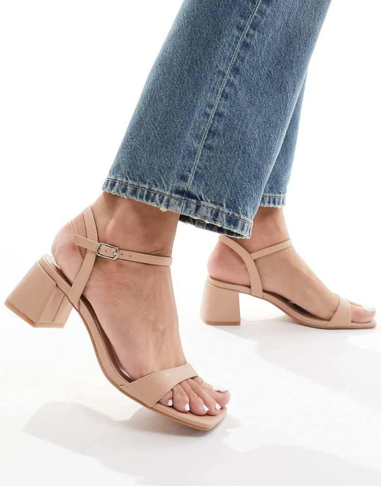 Glamorous Glamorous low block heeled sandals in beige 4