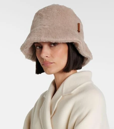 MaxMara fur Plush brown teddy bucket Hat MaxMara | Accessories | Max Mara The Cube Brown Satin  main image 4