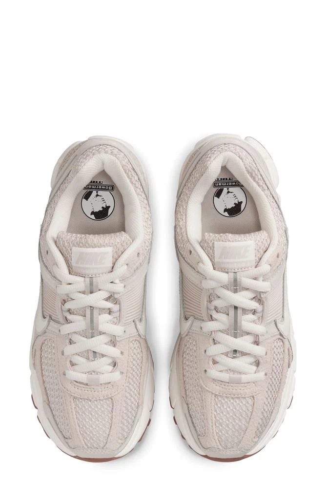 NIKE Zoom Vomero 5 Sneaker 3