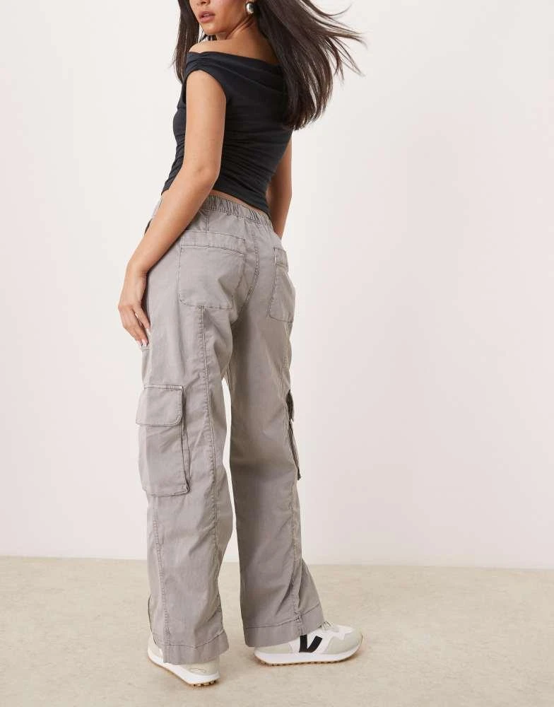 Abercrombie & Fitch Abercrombie & Fitch high rise wide leg cargo trousers in grey 3