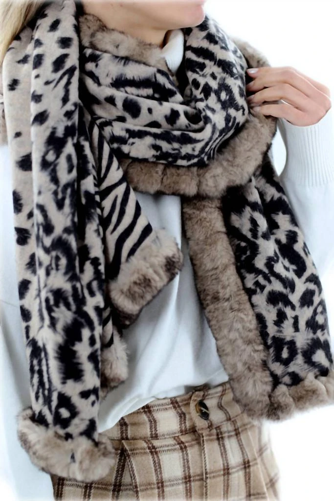La Fiorentina La Fiorentina - Reversible Animal Print Shawl With Fur 2