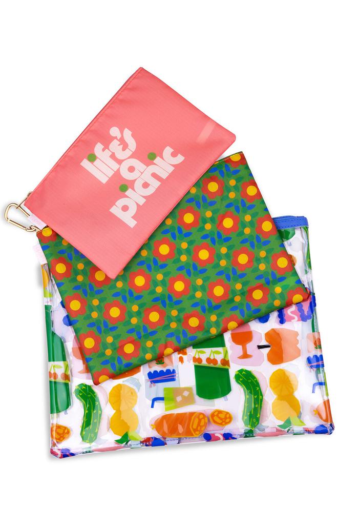 ban.do Life
s A Picnic Beach Carryall Trio Bags