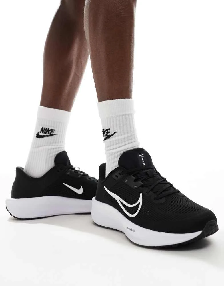 NIKE Nike Running Quest 6 trainers in black 1