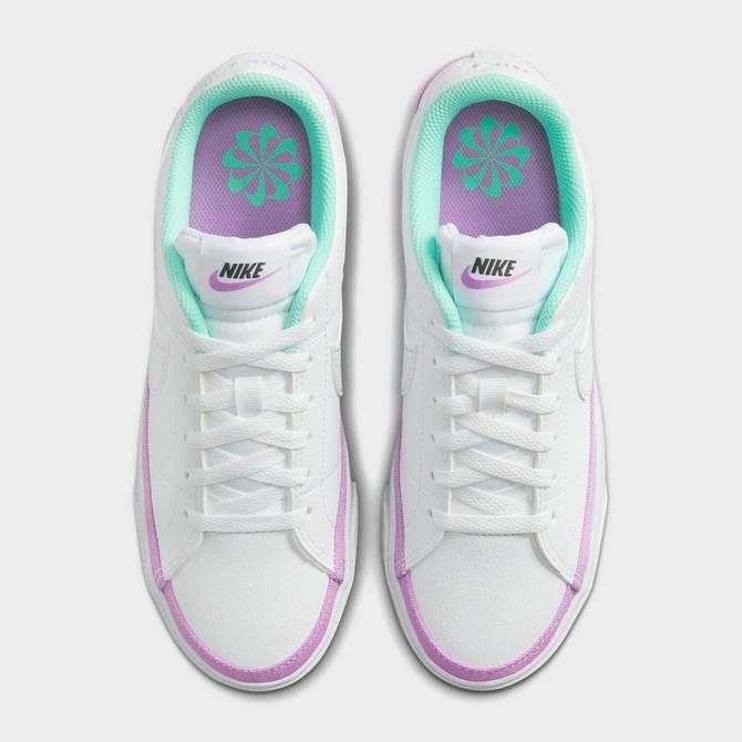 nike legacy court women