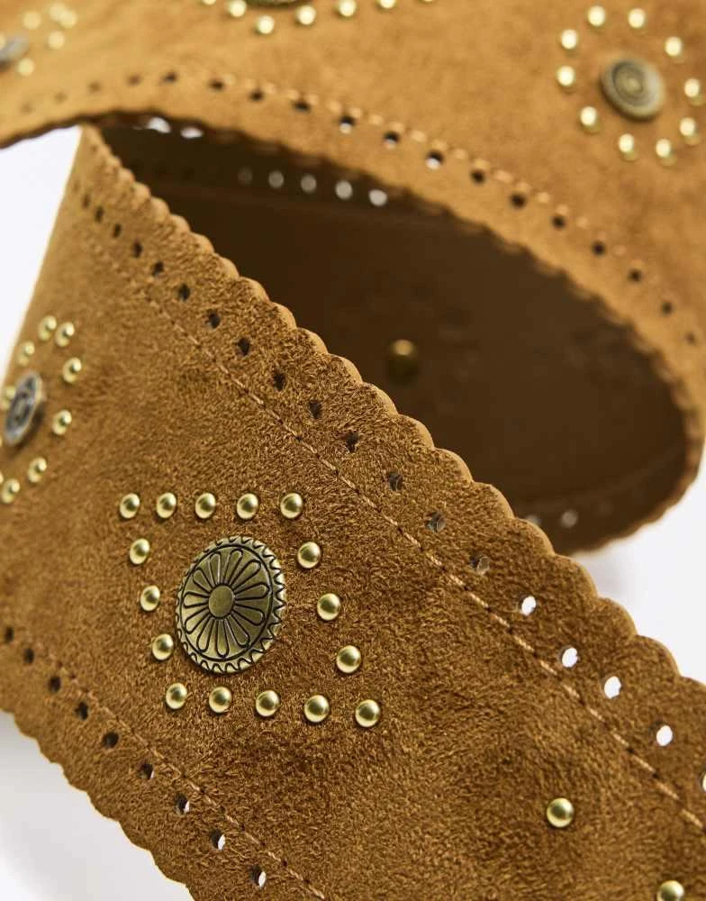 Bershka Brown Leather Studded Waist Belt with Gold Hardware Bershka Bershka Belt with gold buckle in brown - Belts  main image 4