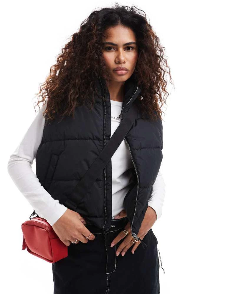 Vans Vans MTW foundry puffed gilet in black 1
