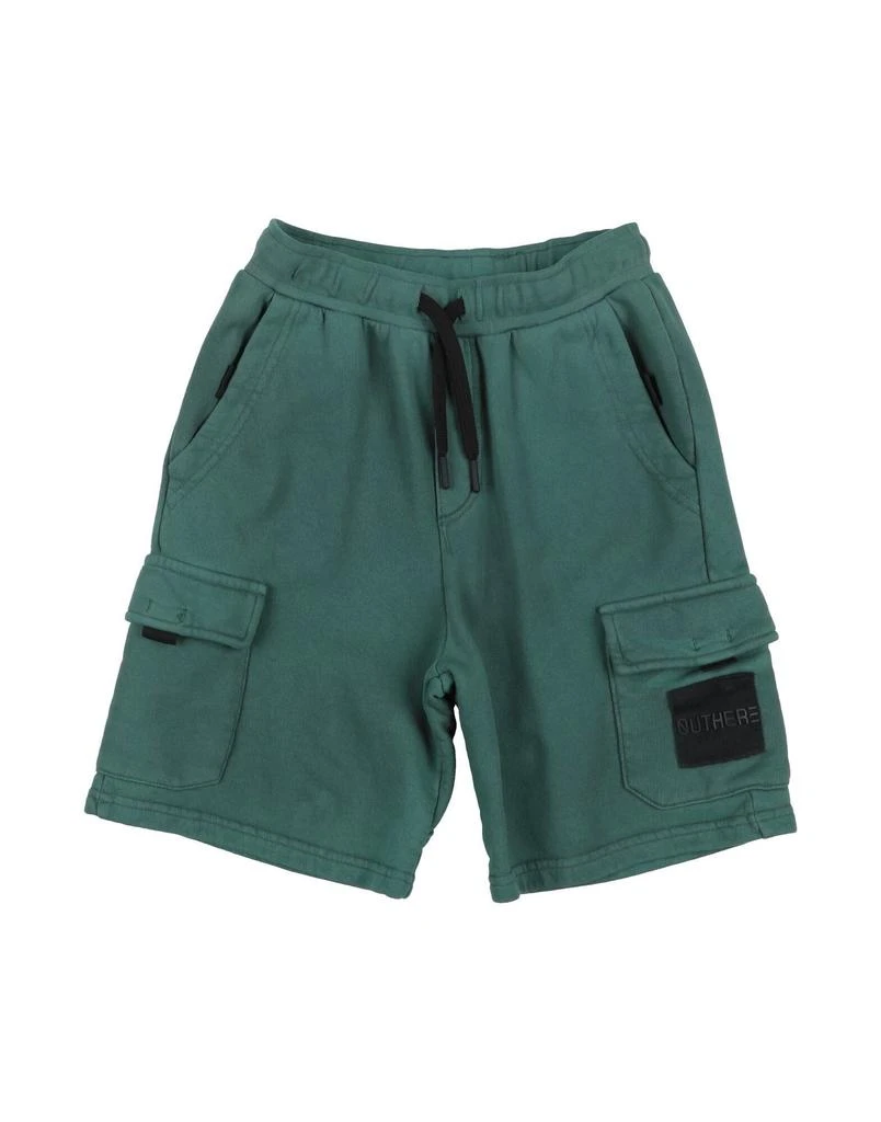 OUTHERE Shorts 
Bermuda
