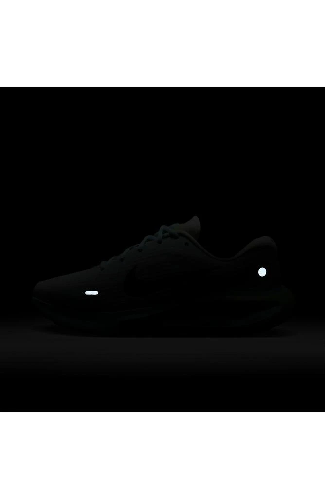 NIKE Journey Road Runner Sneaker 10