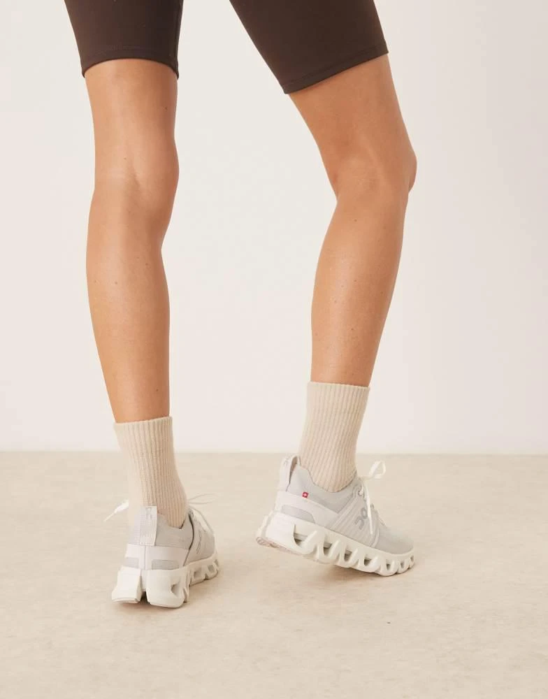 ON RUNNING ON Cloudswift 4 running trainers in grey 4