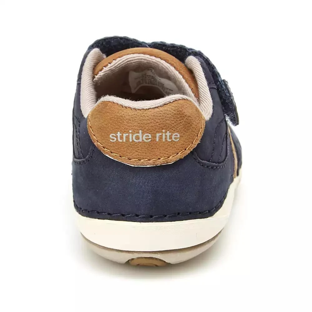 Stride Rite Toddler Boys Soft Motion SRT SM Artie Closed Toe Shoes 3