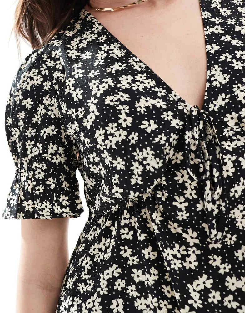 Wednesday's Girl Wednesday's Girl flutter sleeve floral print mini dress in black and white 3