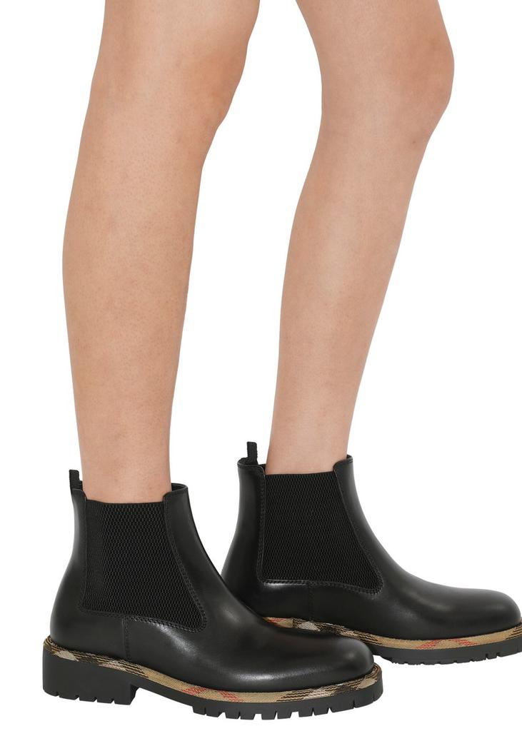 Burberry Leather gravel chelsea boots
