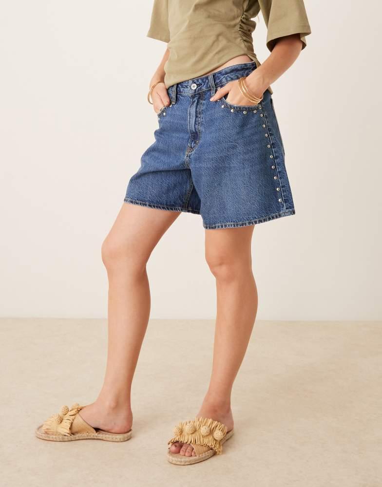 Abercrombie & Fitch Abercrombie & Fitch curve love high rise loose denim studded shorts with frayed hem in dark wash