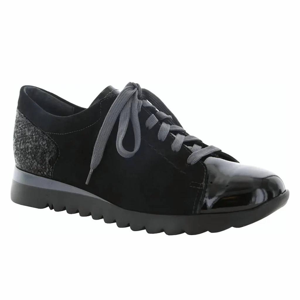 Munro Munro - Women's Kellee Sneaker
