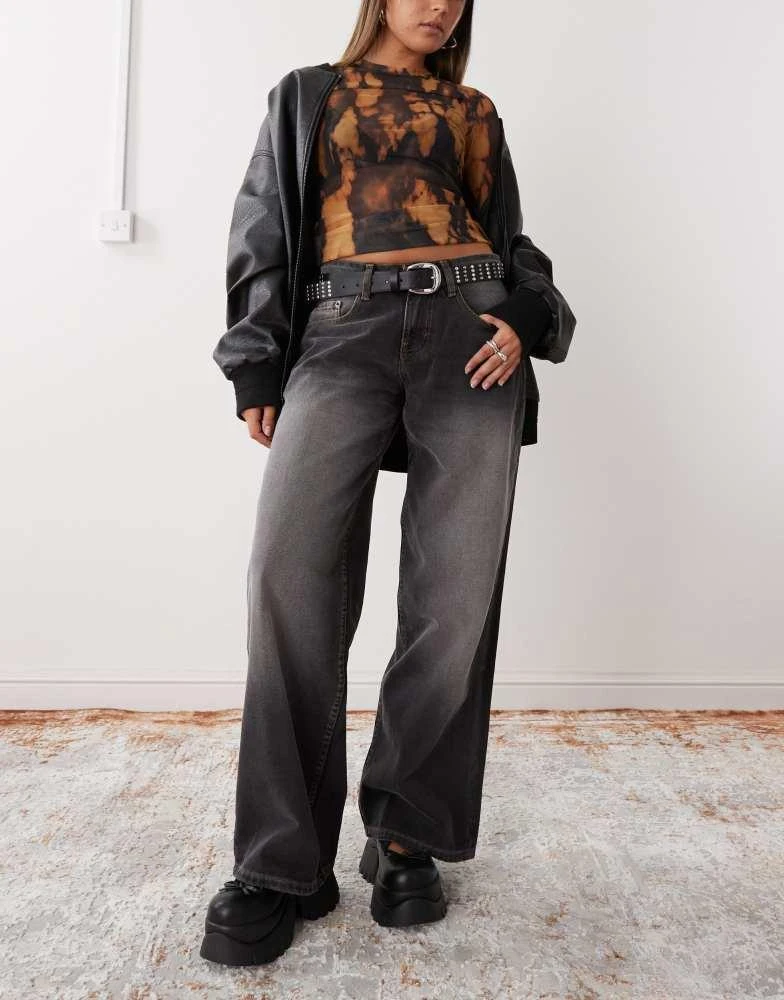 Motel Motel roomy extra wide low rise jeans in grey used bleach 1