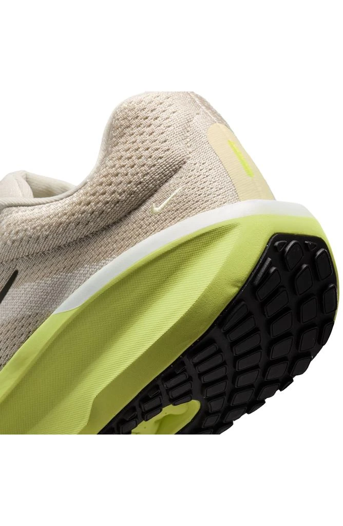 NIKE Air Winflo 11 Running Shoe 9