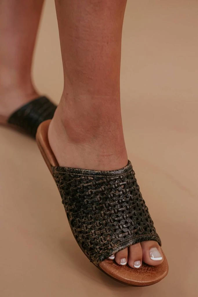 BEDSTU Bedstu - Women
s Minerva Flat Slide Sandals 5