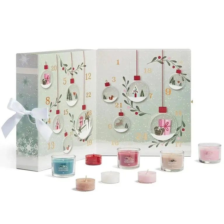 Yankee Candle Yankee Candle - Yankee Candle Snow Globe Wonderland Advent Calendar Book (12 x 37g & 12 x 9.8g)