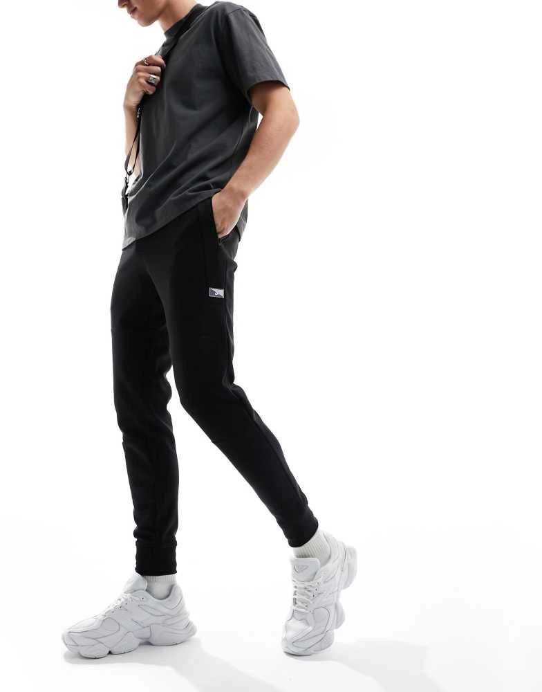 Jack & Jones Jack & Jones tech jogger in black 1