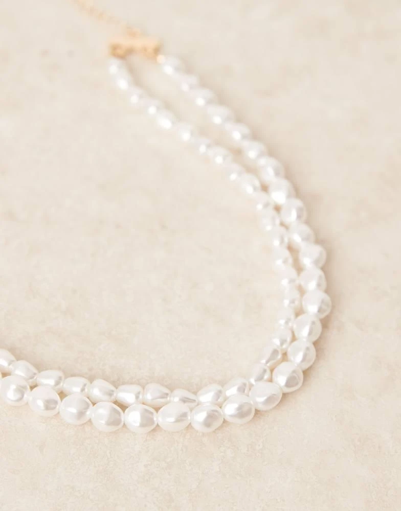 ASOS ASOS DESIGN Curve choker necklace with faux freshwater pearl layer detail 2