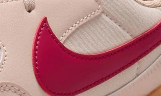 NIKE Terra Manta Sneaker 9