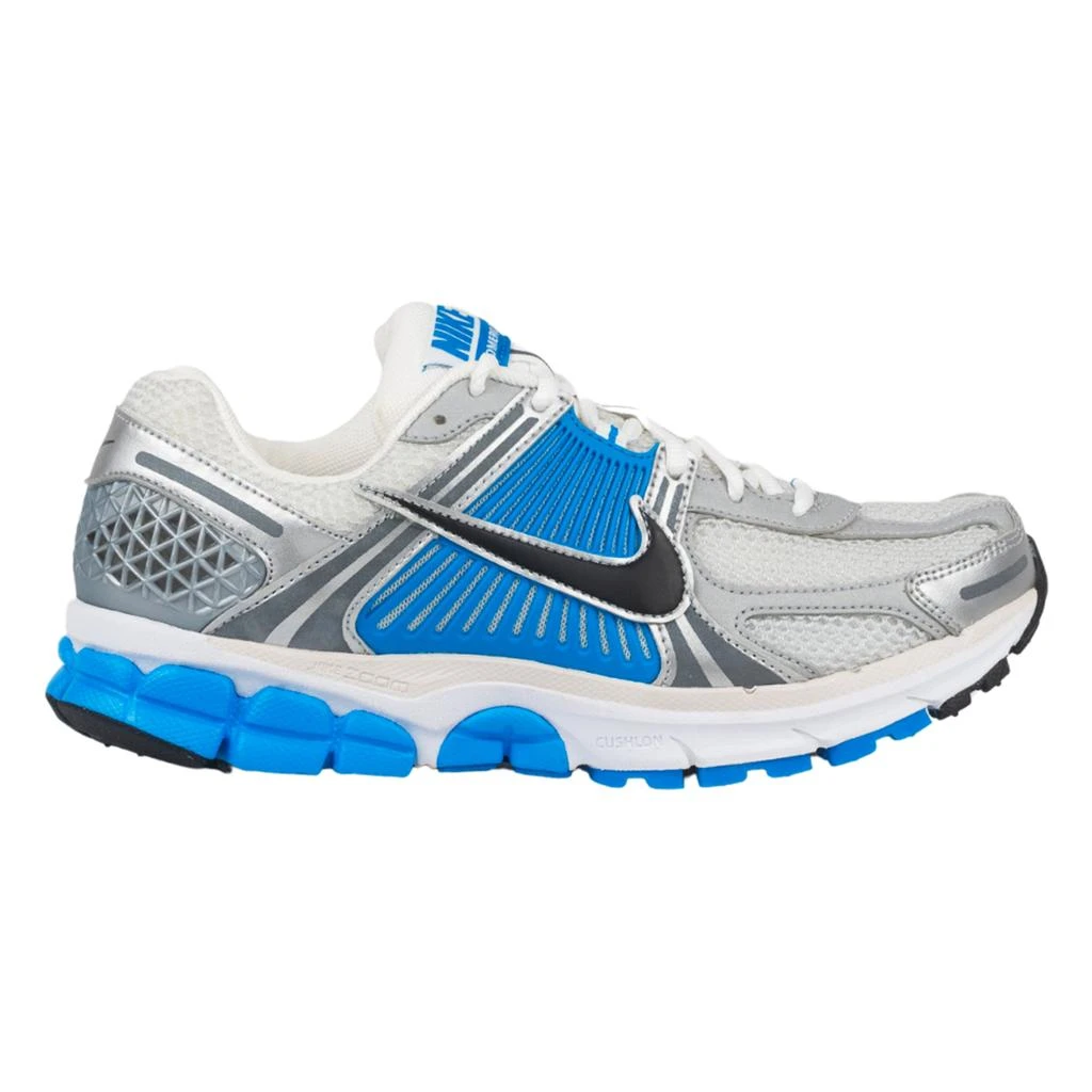NIKE Zoom Vomero 5 in white and light blue 1