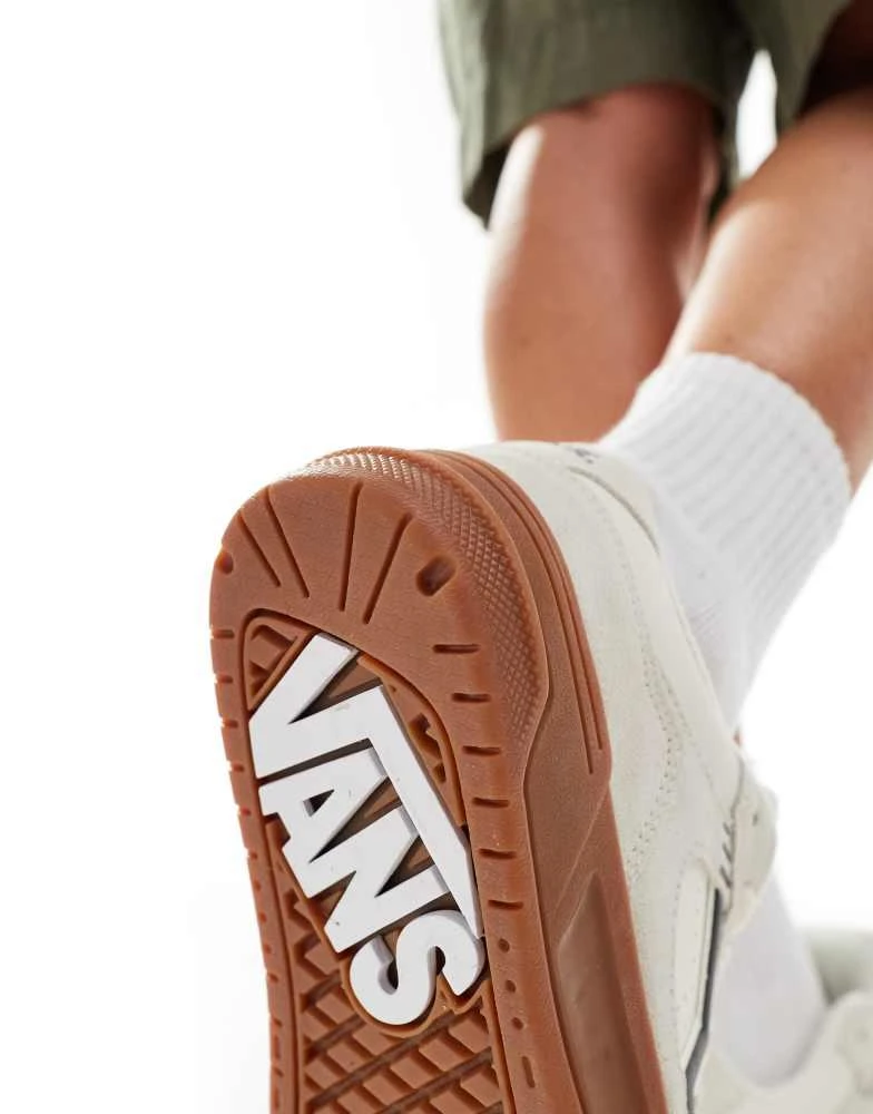 Vans Vans upland chunky suede trainers in off white with gum sole 3