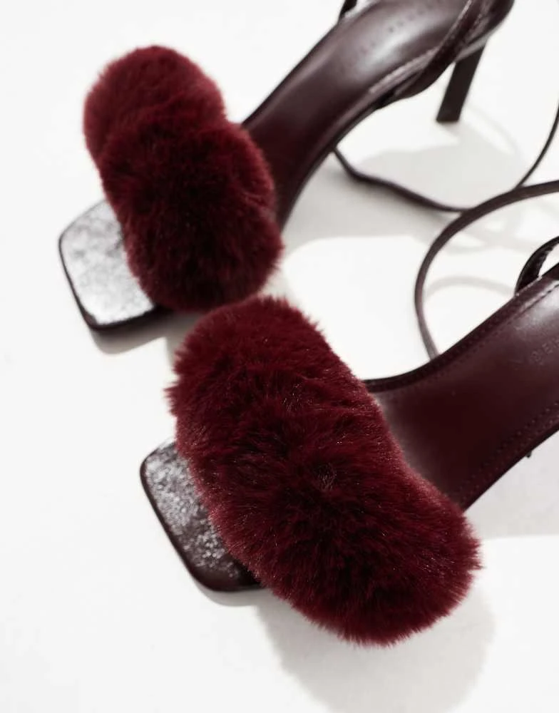Bershka Bershka faux fur heeled sandals in burgundy 2