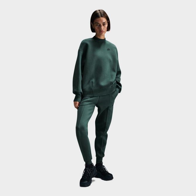 NIKE Sportswear Women's Club Fleece Loose Crewneck