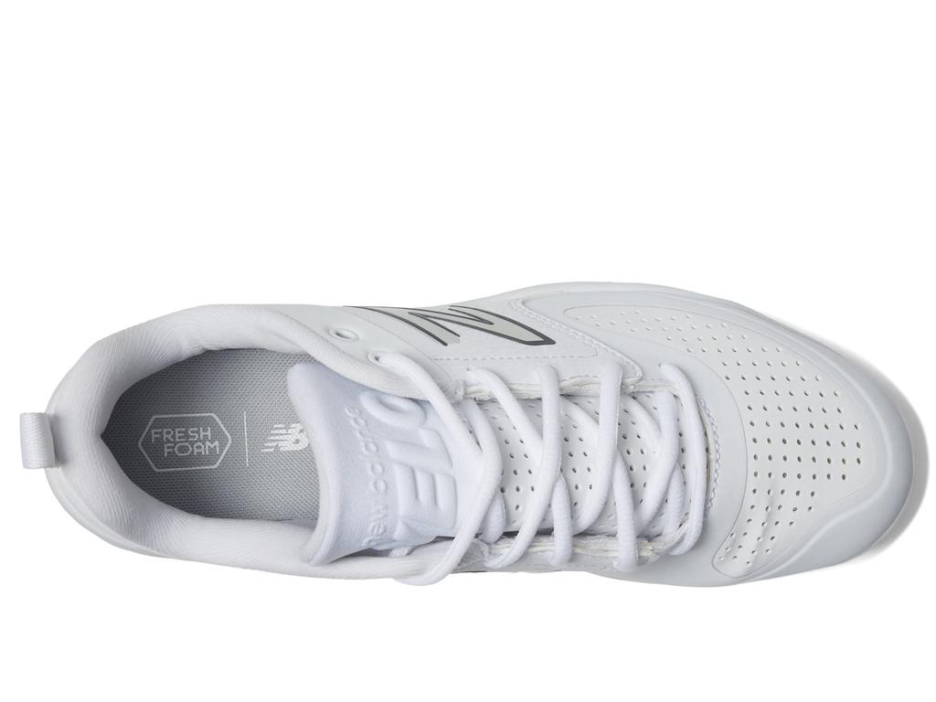 New Balance Fresh Foam Velo v3 Molded Softball Cleats
