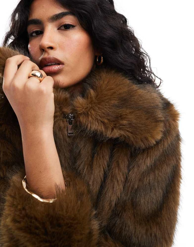 Pull&Bear Pull&Bear faux fur jacket in brown 4