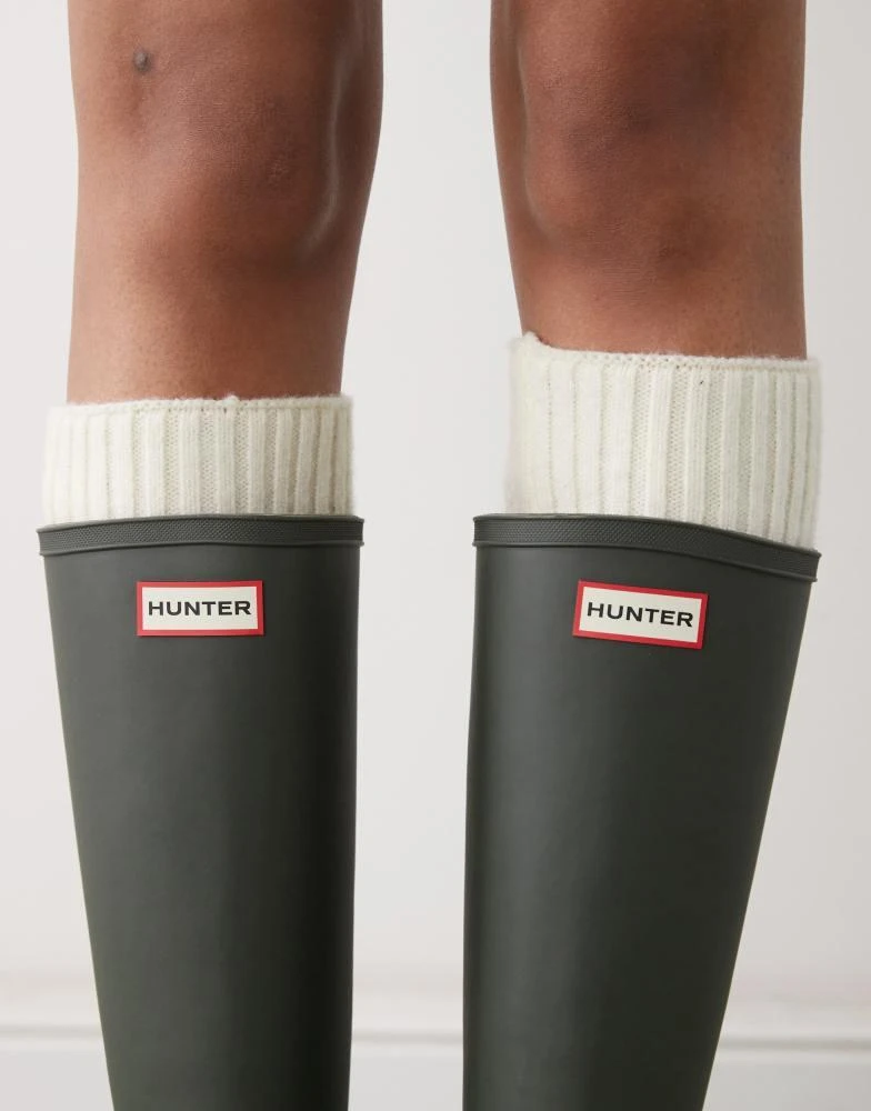 Hunter Hunter Downpour tall wellington boots in dark olive 2