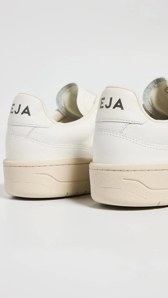 Veja V-90 Sneakers 2