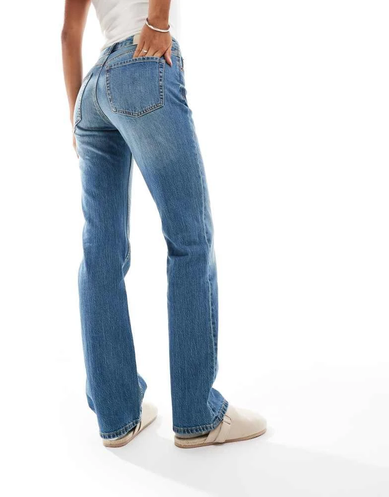 Stradivarius Stradivarius straight leg jeans in vintage wash 3