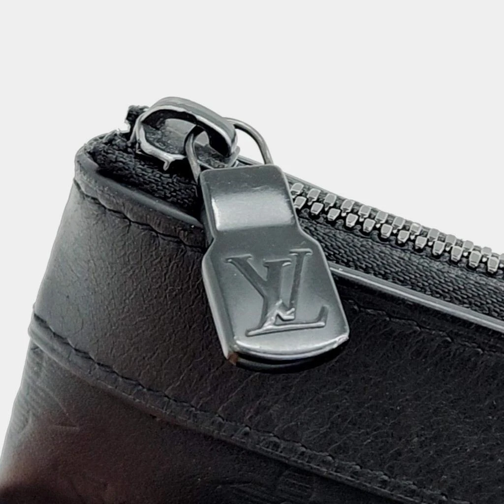 Louis Vuitton Louis Vuitton Black Monogram Leather Discovery Pochette Clutch  4
