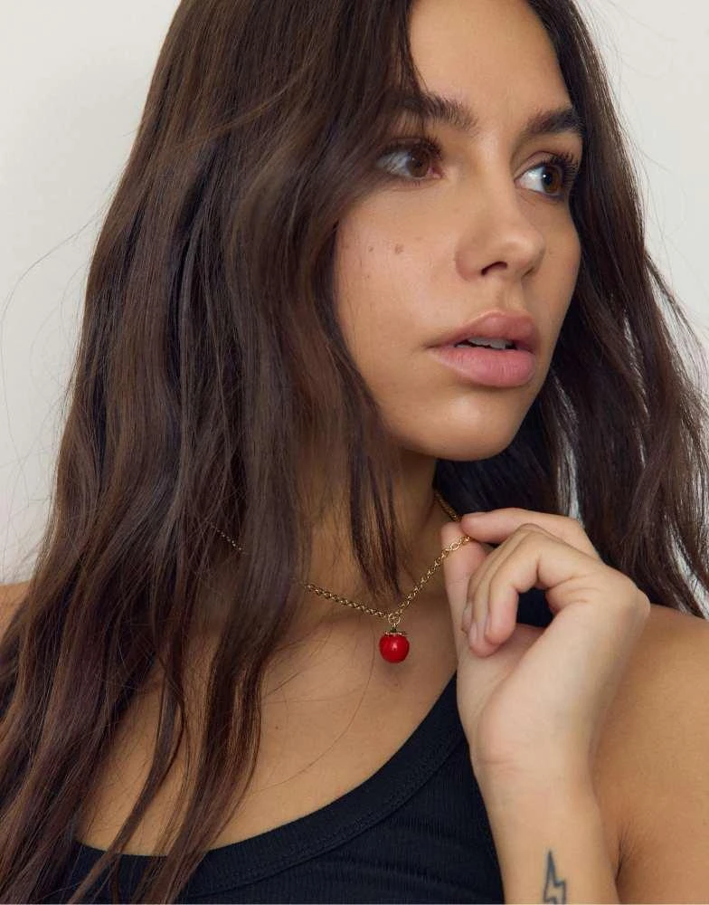 Stradivarius Stradivarius Set of 2 tomato necklaces in red 4