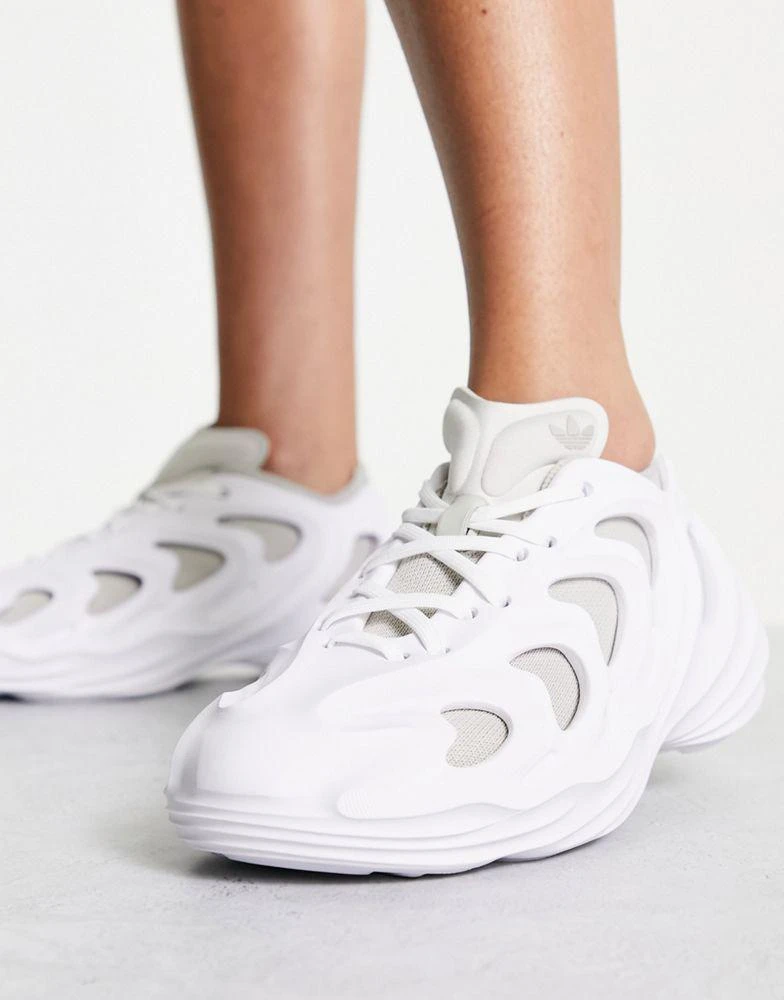 Adidas adidas Originals Fom Quake trainers in white 3