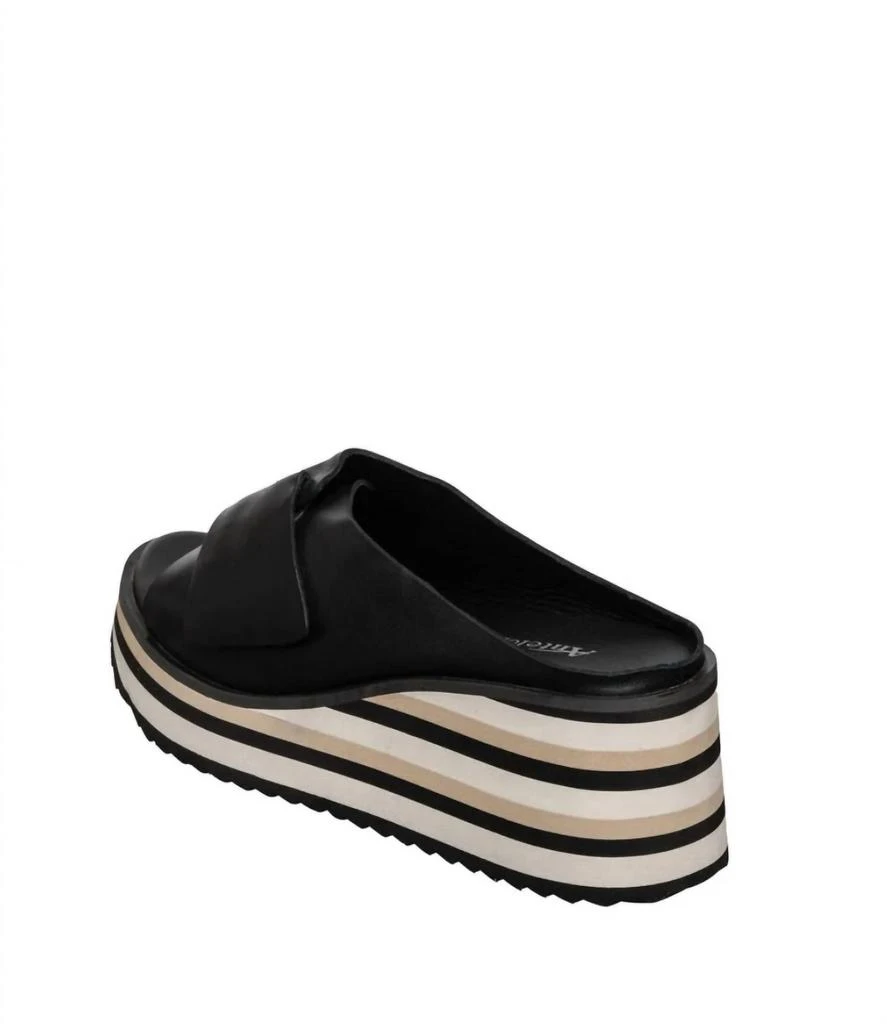 Antelope Antelope - Women
s Padme Black Wedge 6
