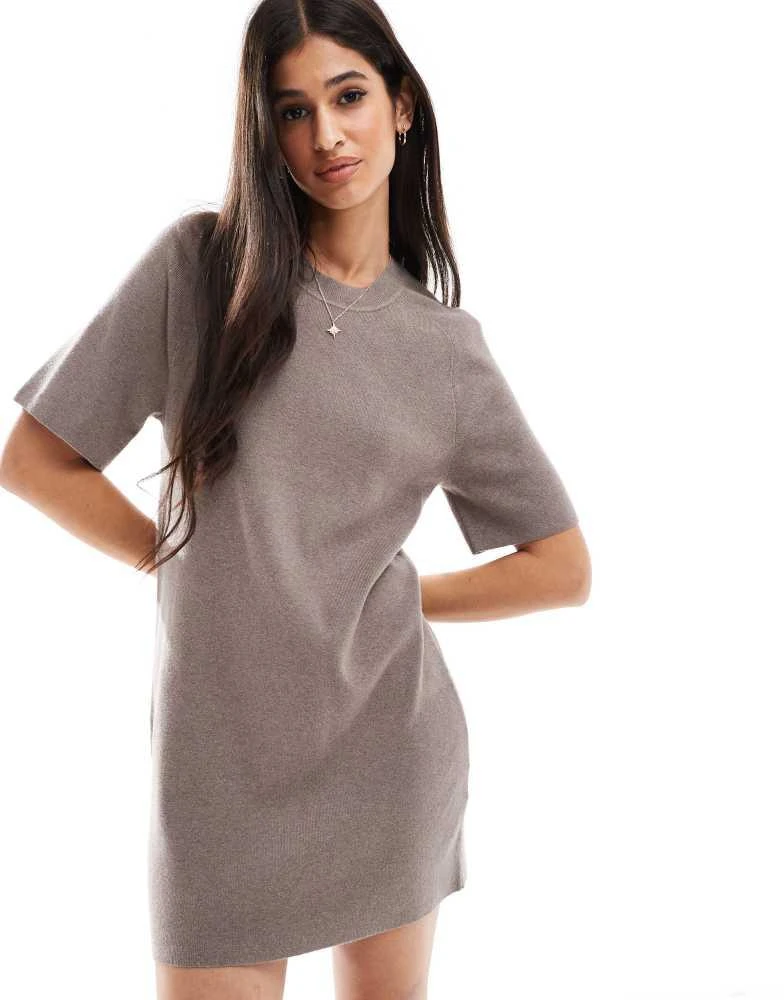 Abercrombie & Fitch Abercrombie & Fitch t-shirt jumper dress in brown 2