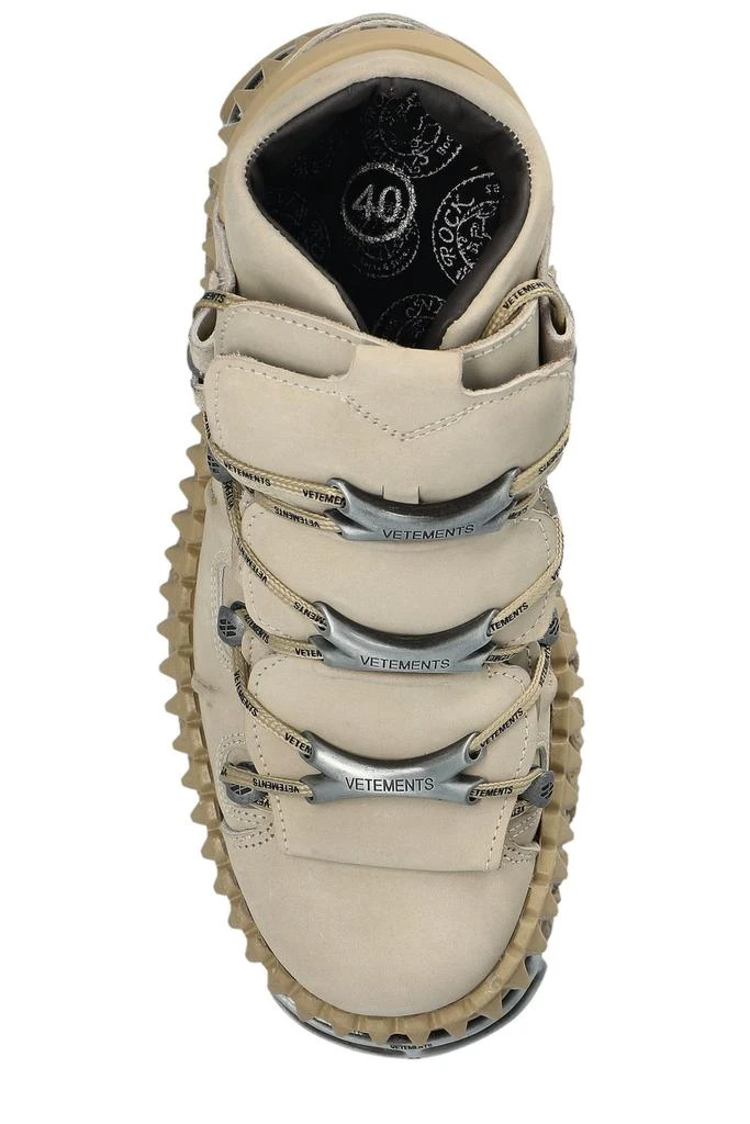 Vetements Vetements X New Rock Logo Plaque Slip-On Boots 4