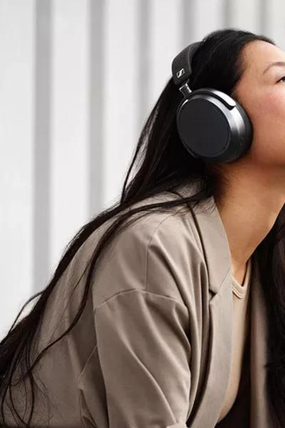 Sennheiser Sennheiser MOMENTUM 4 Bluetooth Over-Ear Noise Cancelling Headphones 4