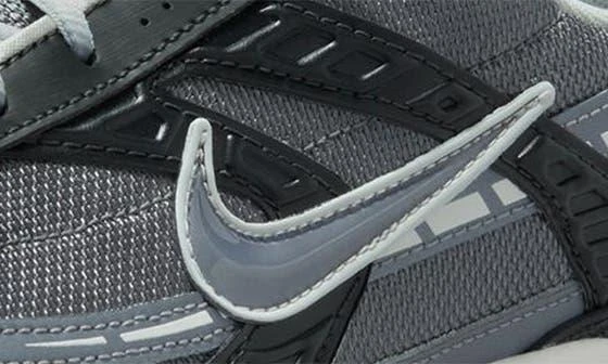 NIKE Initiator Running Shoe 7