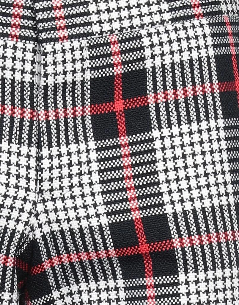 Thom Browne Shorts 
Bermuda 4