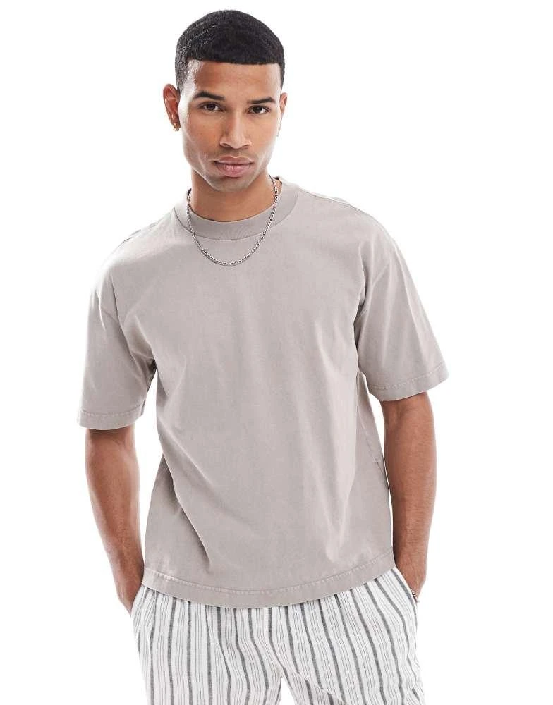 HOLLISTER Hollister heavyweight boxy crop fit t-shirt in washed tan 3